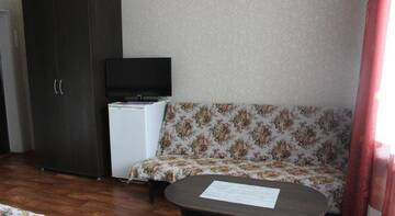 Фото номера Полулюкс с балконом Гостиница Центральная  г. Нижняя Тура 2